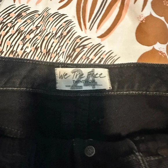 We the free shorts size 24 NWT - Picture 4 of 6
